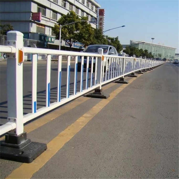 寧夏道路中間護(hù)欄